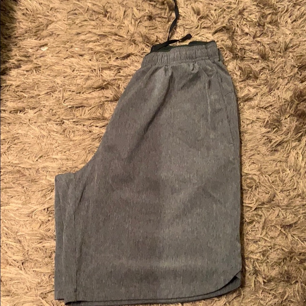Shorts - Picture 3 of 3